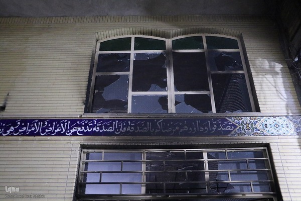 مسجدی که سوخت ولی نماز جماعت آن خاموش نشد