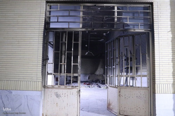 مسجدی که سوخت ولی نماز جماعت آن خاموش نشد