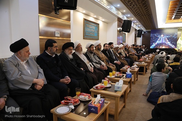 محفل انس با قرآن کریم و سومین آئین تجلیل از قهرمانان قرآنی