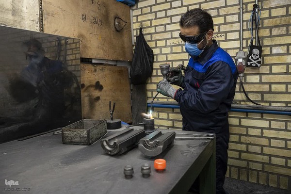 تولید ملی در صنایع شیشه و گاز