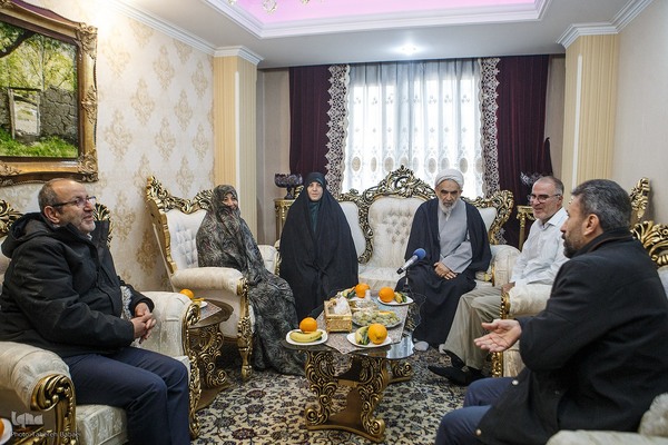 حضور نمایندگان رهبر انقلاب در منزل احمد پوررحیمی جانباز دفاع مقدس