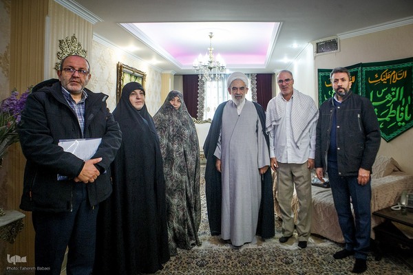 حضور نمایندگان رهبر انقلاب در منزل احمد پوررحیمی جانباز دفاع مقدس