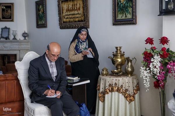 حضور نمایندگان رهبر انقلاب در منزل رضا یزدان‌پناه کجانی جانباز دفاع مقدس