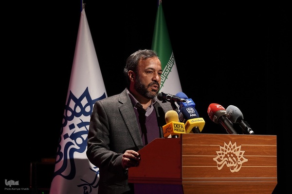 رونمایی از کتاب «قندیل» در حوزه هنری