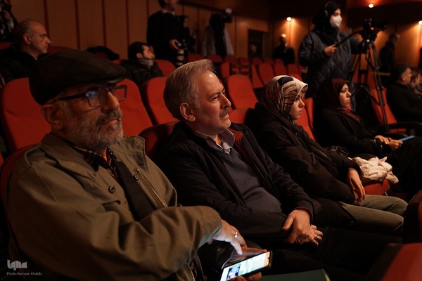 رونمایی از کتاب «قندیل» در حوزه هنری