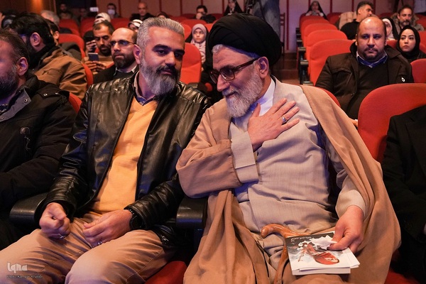 رونمایی از کتاب «قندیل» در حوزه هنری