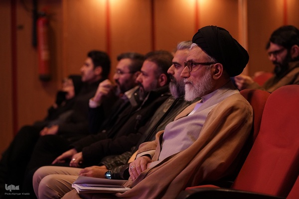 رونمایی از کتاب «قندیل» در حوزه هنری