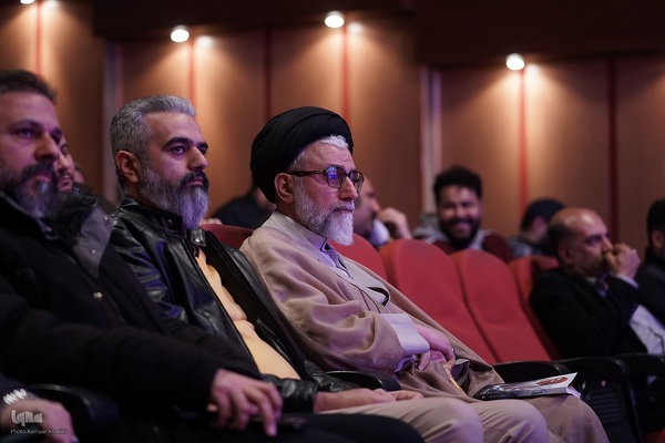 رونمایی از کتاب «قندیل» در حوزه هنری