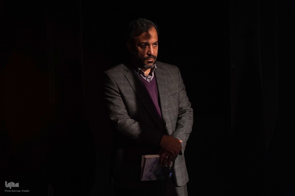 رونمایی از کتاب «قندیل» در حوزه هنری