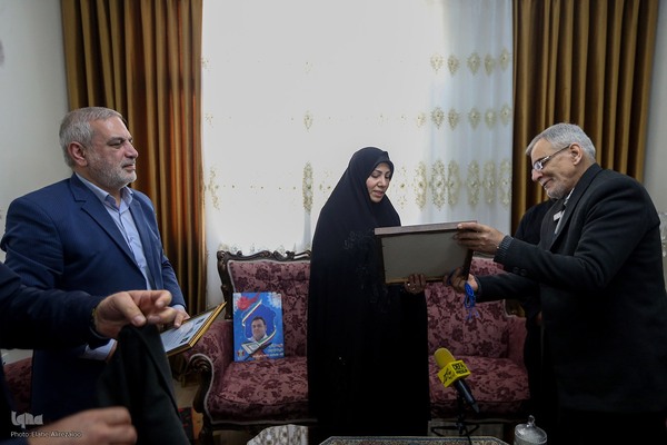 دیدار با خانواده شهید علیرضا شاهزاده