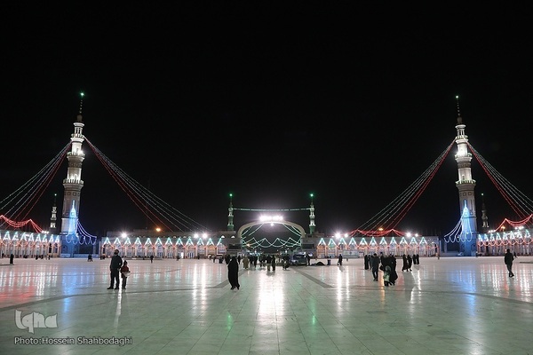چراغانی مسجد جمکران در آستانه نیمه شعبان