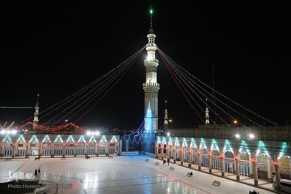 چراغانی مسجد جمکران در آستانه نیمه شعبان