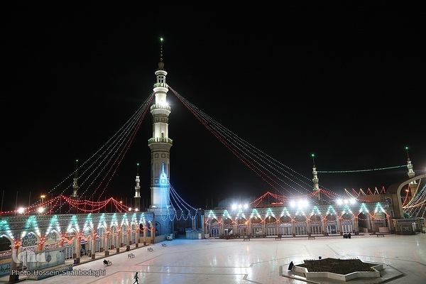 چراغانی مسجد جمکران در آستانه نیمه شعبان