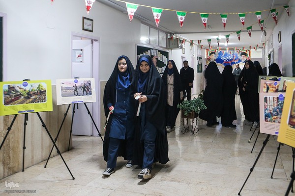 مراسم نواختن زنگ پیروزی انقلاب اسلامی