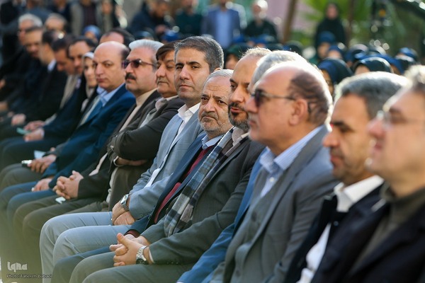 مراسم نواختن زنگ پیروزی انقلاب اسلامی