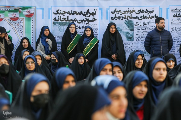 مراسم نواختن زنگ پیروزی انقلاب اسلامی