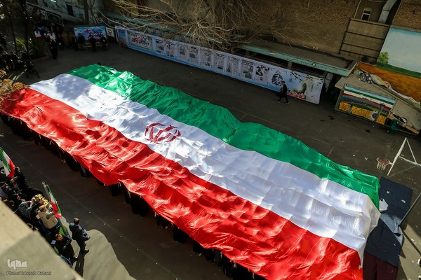 مراسم نواختن زنگ پیروزی انقلاب اسلامی