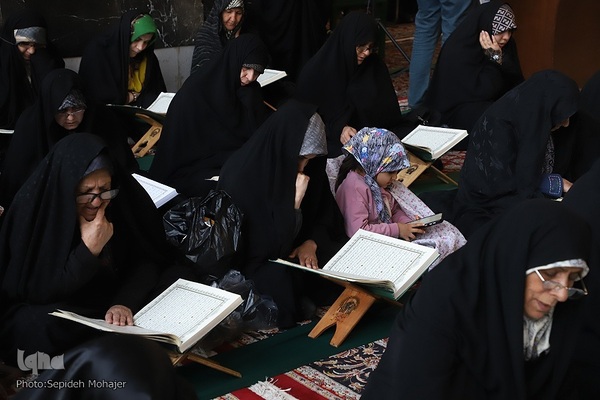 جزء‌خوانی قرآن در مسجد گوهرشاد حرم رضوی