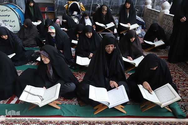 جزء‌خوانی قرآن در مسجد گوهرشاد حرم رضوی