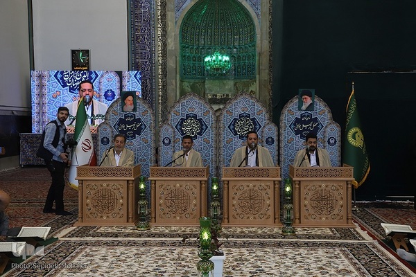 جزء‌خوانی قرآن در مسجد گوهرشاد حرم رضوی