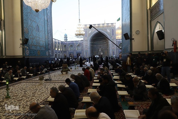 جزء‌خوانی قرآن در مسجد گوهرشاد حرم رضوی