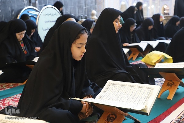 جزء‌خوانی قرآن در مسجد گوهرشاد حرم رضوی