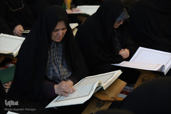 جزء‌خوانی قرآن در مسجد گوهرشاد حرم رضوی