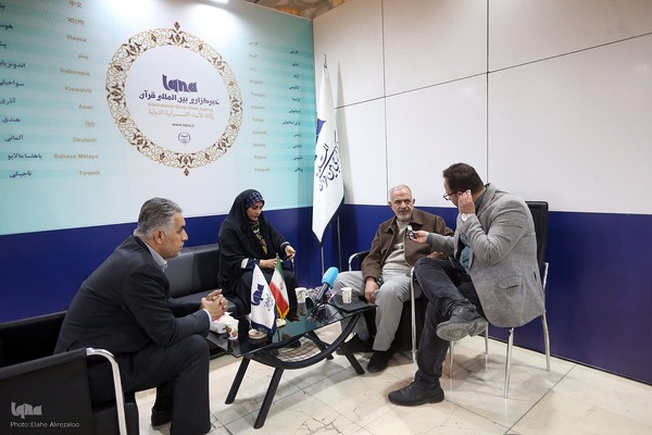 مهمانان غرفه ایکنا در نمایشگاه قرآن