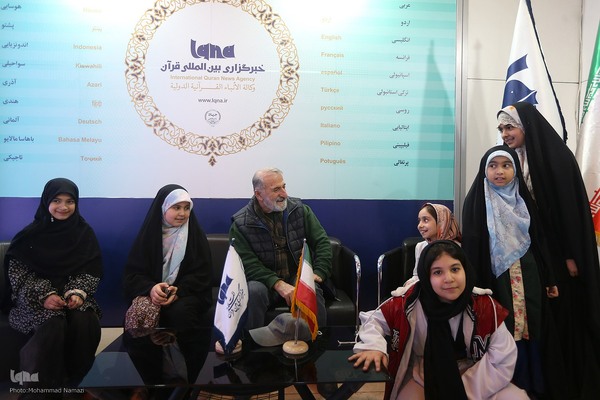 مهمانان غرفه ایکنا در نمایشگاه قرآن
