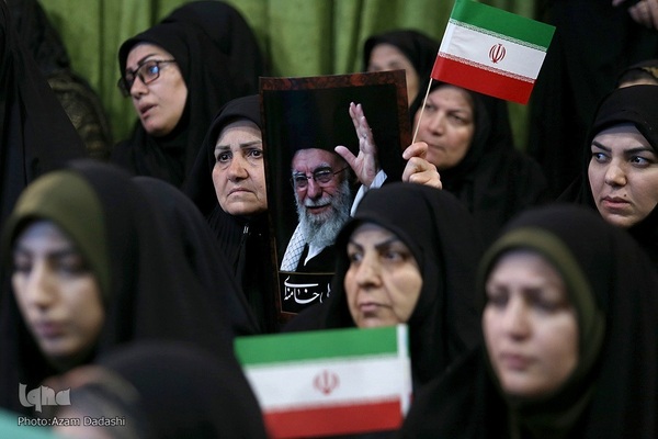 تجمع حماسی بانوان قزوینی در سوگ رهبر شهید