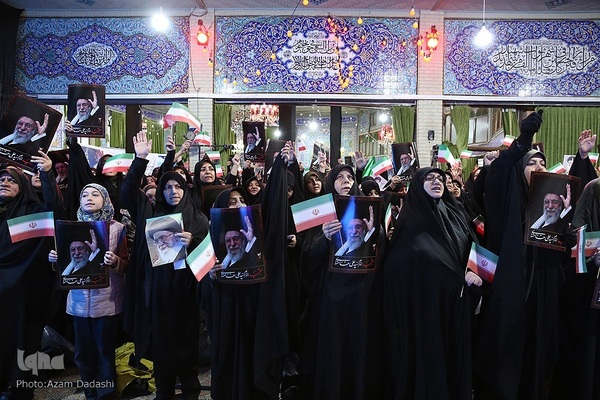 تجمع حماسی بانوان قزوینی در سوگ رهبر شهید