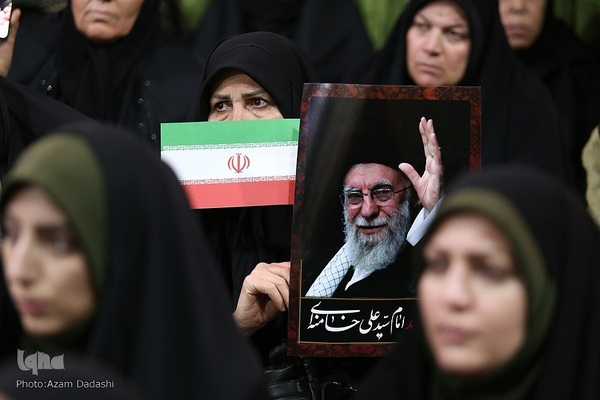 تجمع حماسی بانوان قزوینی در سوگ رهبر شهید