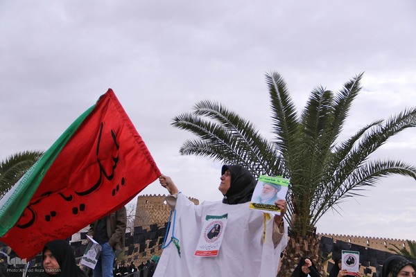 تشییع پیکر مطهر ۱۲ شهید جنگ رمضان در شیراز