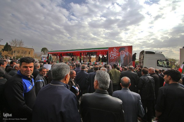 تشییع پیکر مطهر ۱۲ شهید جنگ رمضان در شیراز