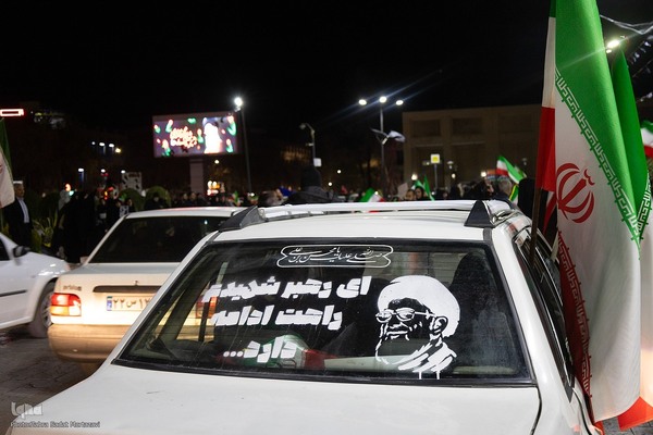 حماسه دلدادگی در سوگ رهبر شهید