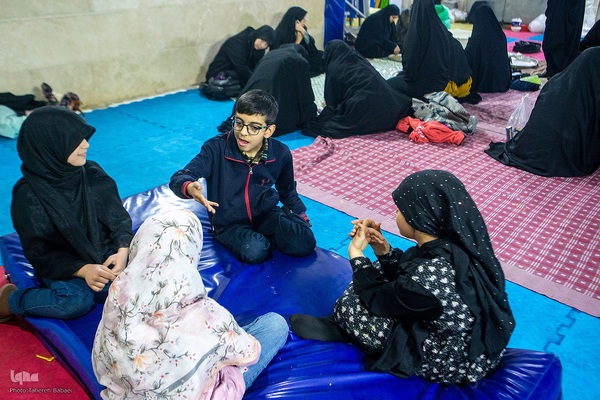 حمایت مردمی از رزمندگان: فعالیت جهادی در پخت و رساندن افطار