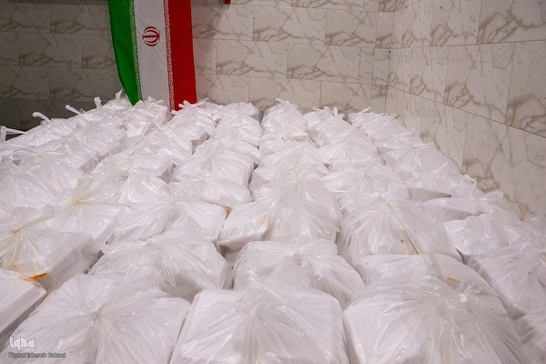 حمایت مردمی از رزمندگان: فعالیت جهادی در پخت و رساندن افطار