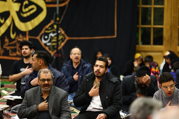 آیین جزءخوانی قرآن کریم در حسینیه رضوی اصفهان