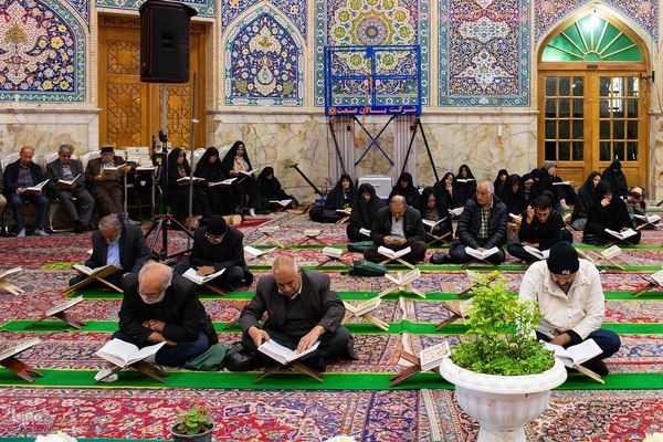 آیین جزءخوانی قرآن کریم در حسینیه رضوی اصفهان