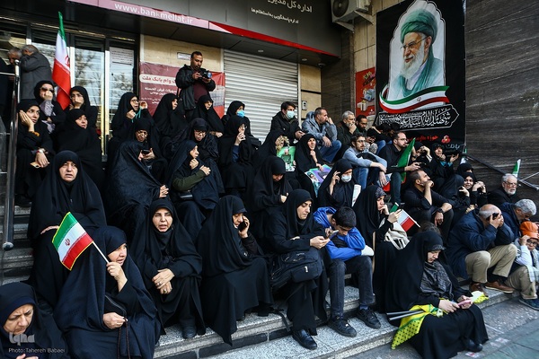 مراسم تشییع پیکر شهدا از میدان انقلاب