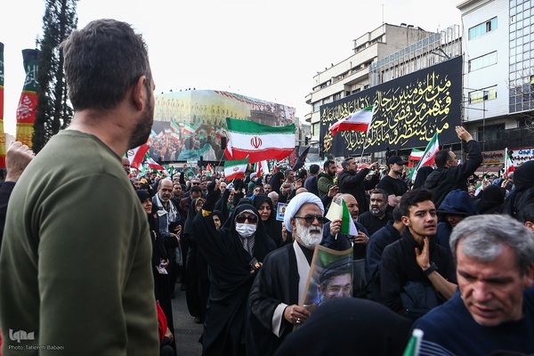 مراسم تشییع پیکر شهدا از میدان انقلاب