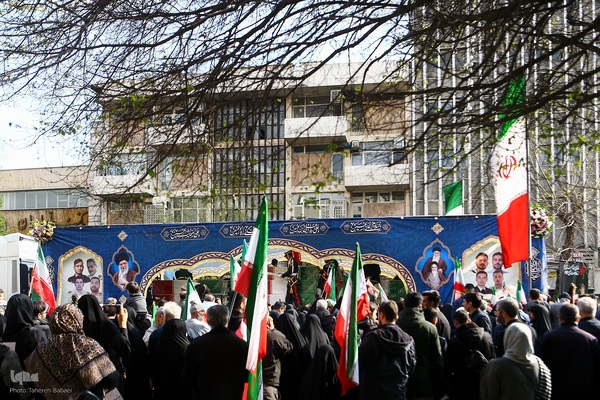 مراسم تشییع پیکر شهدا از میدان انقلاب