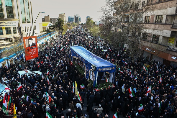 مراسم تشییع پیکر شهدا از میدان انقلاب