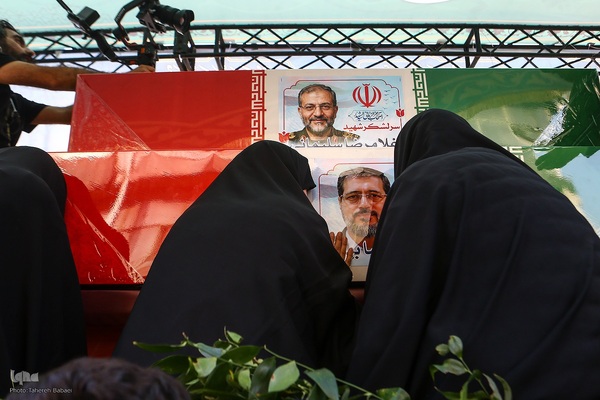 مراسم تشییع پیکر شهدا از میدان انقلاب