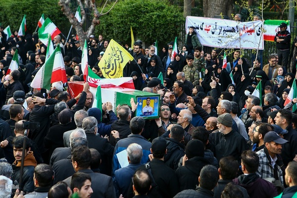 مراسم تشییع پیکر شهدا از میدان انقلاب