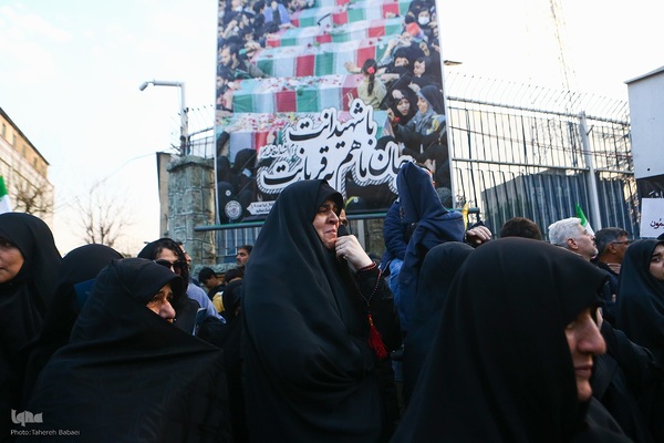 مراسم تشییع پیکر شهدا از میدان انقلاب