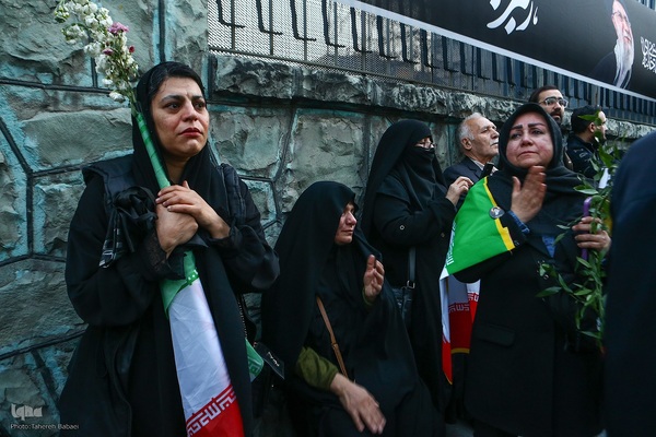 مراسم تشییع پیکر شهدا از میدان انقلاب