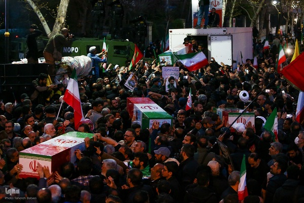 مراسم تشییع پیکر شهدا از میدان انقلاب