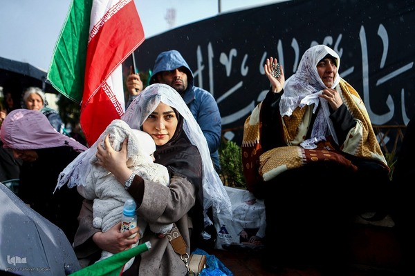 تحویل سال نو در میدان انقلاب تهران