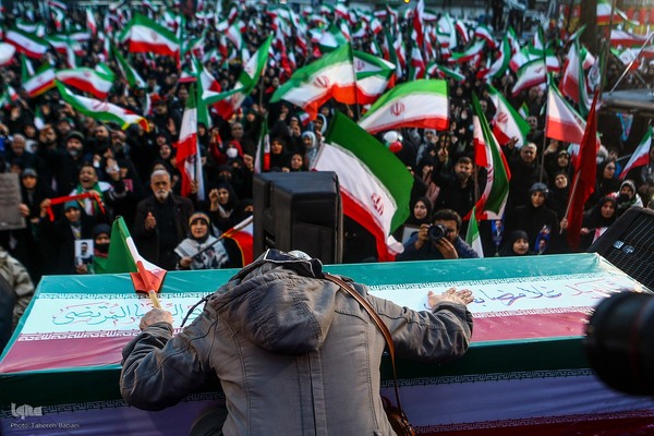 تحویل سال نو در میدان انقلاب تهران
